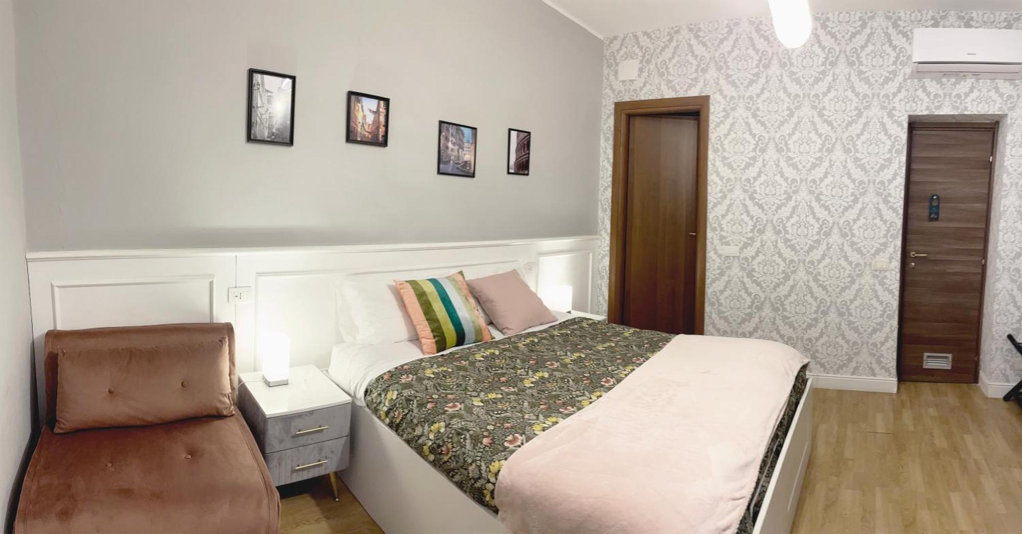 Monti49 Guesthouse Rome Bagian luar foto
