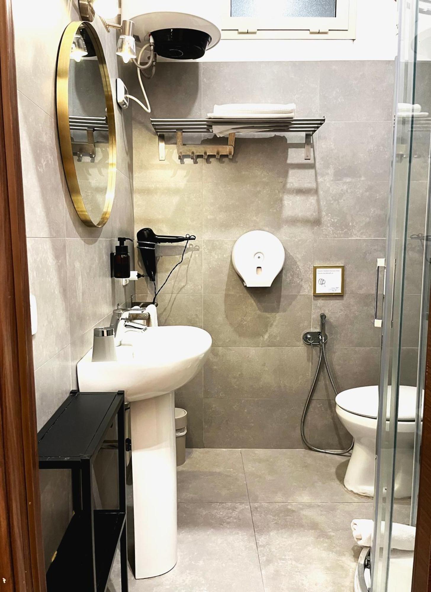 Monti49 Guesthouse Rome Bagian luar foto
