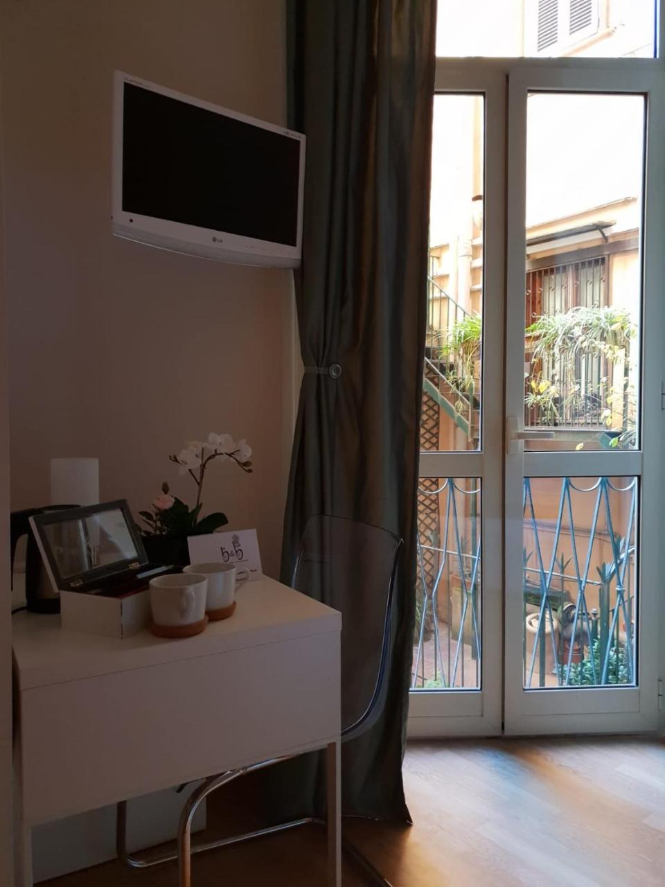 Monti49 Guesthouse Rome Bagian luar foto
